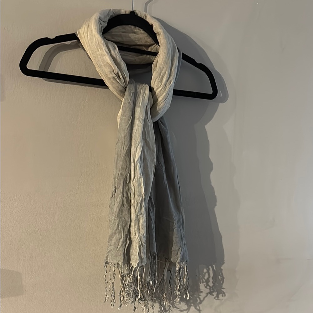 Elegant Grey and Cream Scarf